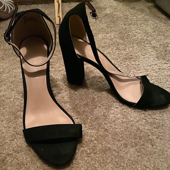 Cute Black Chunky Heels - Picture 2 of 8